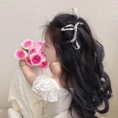 我才不要和人类恋爱呢